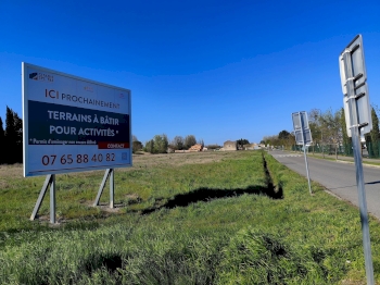 ZA de la Roque à Althen-des-Paluds ZA de la Roque à Althen-des-Paluds