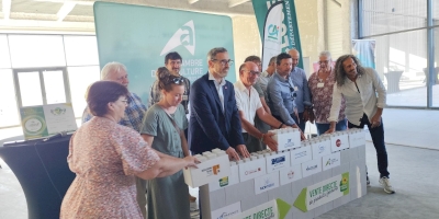 Première pierre de la Maison des Agriculteurs de Monteux Première pierre de la Maison des Agriculteurs de Monteux