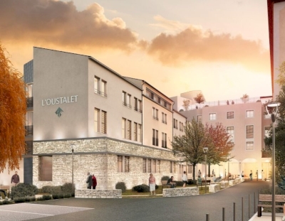 Vue façade principale EHPAD l'Oustalet à Malaucène