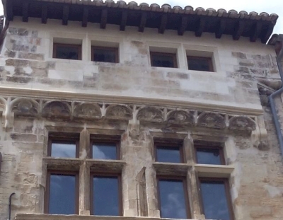 Avignon Centre-Ville La Maison du Paon
